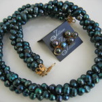 Green Pearl Jewellery - buy it here -
http://www.julleen.com.au/proudly-peacock-set-p/tw004g.set.htm