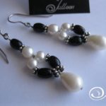 E039-BLACK-AND-WHITE-EXOCTIC-PEARL-EARRING-JULLEEN5