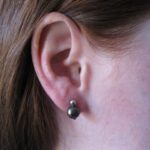black-pearl-stud-earring